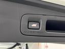 ｅ：ＨＥＶスパーダ　ＬＥＤヘッドランプ　バックモニター　ブラインドスポットモニター　パノラミックビューモニター　フルセグ　ＤＶＤ再生装置　ＣＤ再生装置　メディアプレイヤー接続　３列シート　純正アルミ　スマートキ－　ＥＴＣ（17枚目）