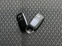 【スマートキー】ドアの開閉時鍵を探さなくても簡単にドアの開閉することが出来ます、また、エンジン始動も車内にスマートキーがあれば簡単に始動することが出来ます