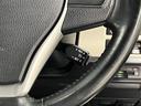【クルーズコントロール】こちらを操作いただくことで、車は一定速度を維持したまま走行し続けます ブレーキ操作やスイッチを切ることで通常走行に戻ります