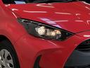 ヤリス Ｘ　衝突被害軽減ブレーキ　車線逸脱警報　デュアル＋サイドエアバッグ　横滑防止装置　先進ライト　キーレスエントリー　イモビライザー　ＡＢＳ　ディスプレイオーディオ　モケットシート　メディアプレイヤー接続（5枚目）