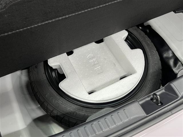 ヤリス ハイブリッドＺ　ＬＥＤヘッドランプ　バックモニター　ブラインドスポットモニター　パノラミックビューモニター　ドライブレコーダー　メディアプレイヤー接続　スマートキ－　イモビライザー　クルーズコントロール　ＥＴＣ（18枚目）
