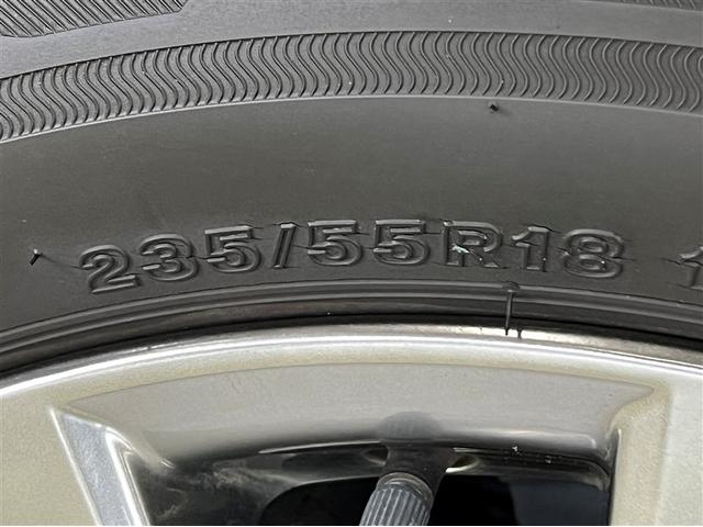 タイヤサイズは【２３５／５５Ｒ１８】
