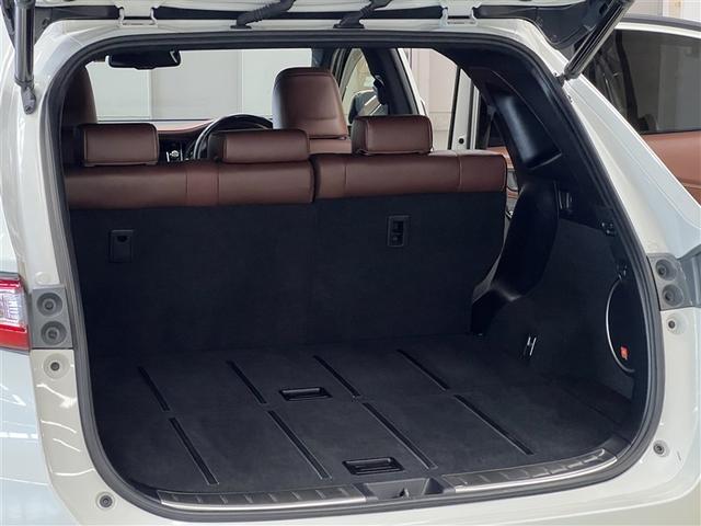 荷室はシートアレンジを行うことで広い荷室にすることが可能です　様々なシーンで活躍できますね