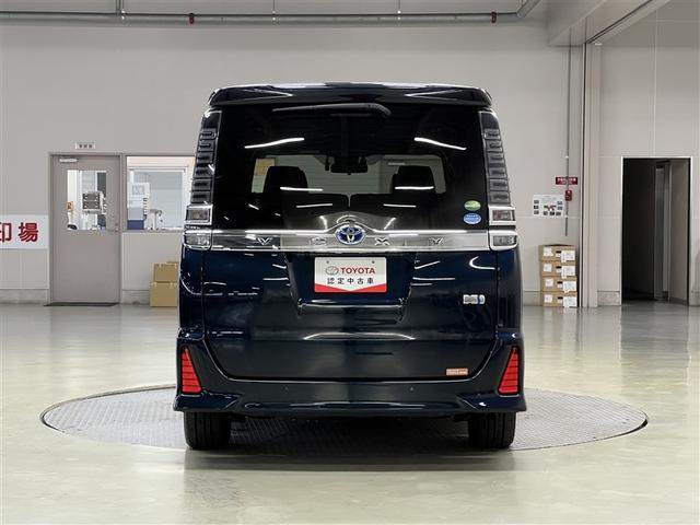 ヴォクシー ハイブリッドＺＳ　煌ＩＩＩ　ＥＴＣ　両側電動スライドドア　クルーズコントロール　純正アルミホイール　Ｔ－Ｃｏｎｎｅｃｔナビ　ドライブレコーダー　バックモニター　車線逸脱警報　ペダル踏み間違い急発進抑制装置　衝突被害軽減ブレーキ（4枚目）