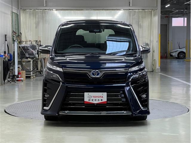 ヴォクシー ハイブリッドＺＳ　煌ＩＩＩ　ＥＴＣ　両側電動スライドドア　クルーズコントロール　純正アルミホイール　Ｔ－Ｃｏｎｎｅｃｔナビ　ドライブレコーダー　バックモニター　車線逸脱警報　ペダル踏み間違い急発進抑制装置　衝突被害軽減ブレーキ（5枚目）