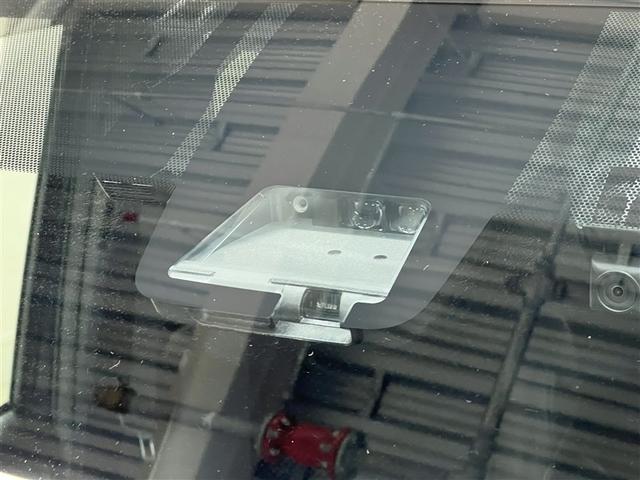 ヴォクシー ハイブリッドＺＳ　煌ＩＩＩ　ＥＴＣ　両側電動スライドドア　クルーズコントロール　純正アルミホイール　Ｔ－Ｃｏｎｎｅｃｔナビ　ドライブレコーダー　バックモニター　車線逸脱警報　ペダル踏み間違い急発進抑制装置　衝突被害軽減ブレーキ（7枚目）