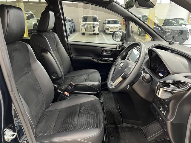 ヴォクシー ハイブリッドＺＳ　煌ＩＩＩ　ＥＴＣ　両側電動スライドドア　クルーズコントロール　純正アルミホイール　Ｔ－Ｃｏｎｎｅｃｔナビ　ドライブレコーダー　バックモニター　車線逸脱警報　ペダル踏み間違い急発進抑制装置　衝突被害軽減ブレーキ（12枚目）