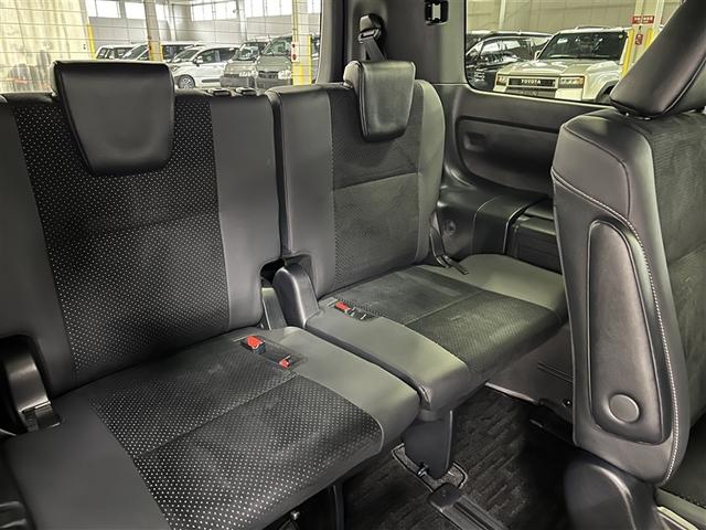 ヴォクシー ハイブリッドＺＳ　煌ＩＩＩ　ＥＴＣ　両側電動スライドドア　クルーズコントロール　純正アルミホイール　Ｔ－Ｃｏｎｎｅｃｔナビ　ドライブレコーダー　バックモニター　車線逸脱警報　ペダル踏み間違い急発進抑制装置　衝突被害軽減ブレーキ（15枚目）