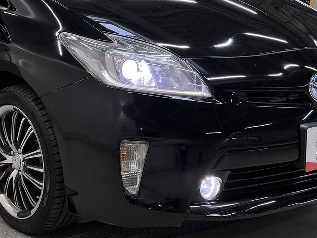 プリウス Ｓ　デュアル＋サイドエアバッグ　横滑防止装置　バックモニター　ＨＩＤヘッドランプ　カーナビ　フルセグＴＶ　イモビライザー　ＥＴＣ　純正アルミホイール　スマートキ－　ＣＤ・ＤＶＤ再生装置　リアスポイラー（6枚目）