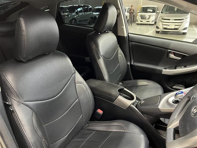 プリウス Ｓ　デュアル＋サイドエアバッグ　横滑防止装置　バックモニター　ＨＩＤヘッドランプ　カーナビ　フルセグＴＶ　イモビライザー　ＥＴＣ　純正アルミホイール　スマートキ－　ＣＤ・ＤＶＤ再生装置　リアスポイラー（10枚目）