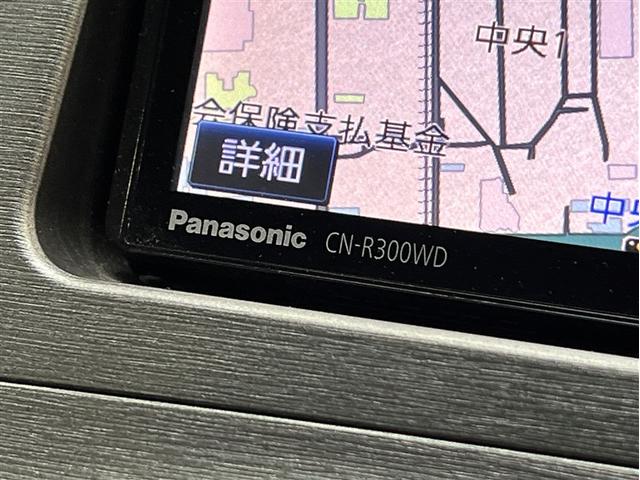 プリウス Ｓ　デュアル＋サイドエアバッグ　横滑防止装置　バックモニター　ＨＩＤヘッドランプ　カーナビ　フルセグＴＶ　イモビライザー　ＥＴＣ　純正アルミホイール　スマートキ－　ＣＤ・ＤＶＤ再生装置　リアスポイラー（20枚目）