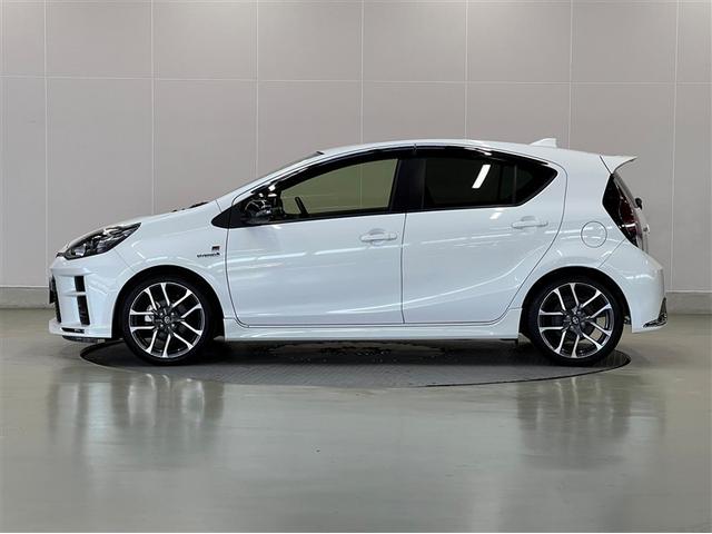 アクア G GRスポーツ・17インチパッケージ 衝突被害軽減ブレーキ 車線逸脱警報 横滑防止装置 デュアルエアバッグ LEDヘッドランプ 先進ライト バックモニター ドライブレコーダー カーナビ イモビライザー スマートキ- ETC フルセグTV(2枚目)