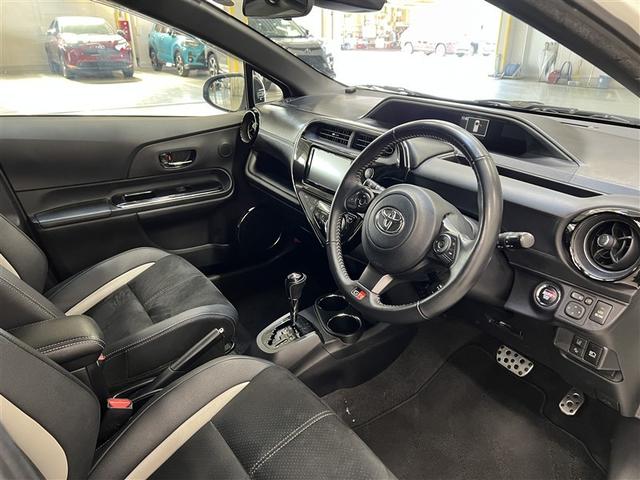 アクア G GRスポーツ・17インチパッケージ 衝突被害軽減ブレーキ 車線逸脱警報 横滑防止装置 デュアルエアバッグ LEDヘッドランプ 先進ライト バックモニター ドライブレコーダー カーナビ イモビライザー スマートキ- ETC フルセグTV(10枚目)