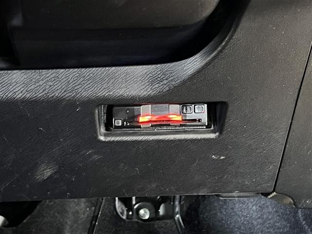 アクア G GRスポーツ・17インチパッケージ 衝突被害軽減ブレーキ 車線逸脱警報 横滑防止装置 デュアルエアバッグ LEDヘッドランプ 先進ライト バックモニター ドライブレコーダー カーナビ イモビライザー スマートキ- ETC フルセグTV(22枚目)