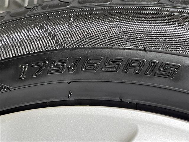 アクア S デュアルエアバッグ 横滑防止装置 キーレスエントリー イモビライザー メディアプレイヤー接続 CD再生装置 リアスポイラー ETC ABS ワンオーナー モケットシート フロントエアコン(8枚目)