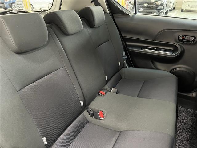 アクア S デュアルエアバッグ 横滑防止装置 キーレスエントリー イモビライザー メディアプレイヤー接続 CD再生装置 リアスポイラー ETC ABS ワンオーナー モケットシート フロントエアコン(12枚目)