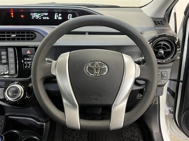 アクア S デュアルエアバッグ 横滑防止装置 キーレスエントリー イモビライザー メディアプレイヤー接続 CD再生装置 リアスポイラー ETC ABS ワンオーナー モケットシート フロントエアコン(18枚目)