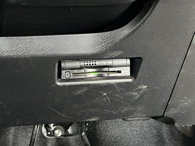 アクア S デュアルエアバッグ 横滑防止装置 キーレスエントリー イモビライザー メディアプレイヤー接続 CD再生装置 リアスポイラー ETC ABS ワンオーナー モケットシート フロントエアコン(20枚目)