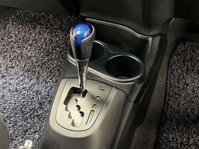 アクア S デュアルエアバッグ 横滑防止装置 キーレスエントリー イモビライザー メディアプレイヤー接続 CD再生装置 リアスポイラー ETC ABS ワンオーナー モケットシート フロントエアコン(24枚目)