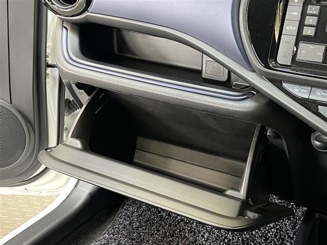 アクア S デュアルエアバッグ 横滑防止装置 キーレスエントリー イモビライザー メディアプレイヤー接続 CD再生装置 リアスポイラー ETC ABS ワンオーナー モケットシート フロントエアコン(26枚目)