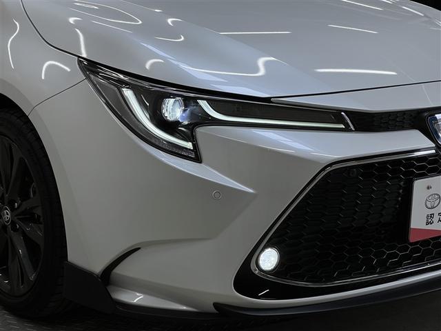 カローラ ハイブリッド　ダブルバイビー　ＬＥＤヘッドランプ　バックモニター　ブラインドスポットモニター　ドライブレコーダー　メディアプレイヤー接続　フルエアロ　純正アルミ　スマートキ－　イモビライザー　クルーズコントロール　ＥＴＣ（5枚目）