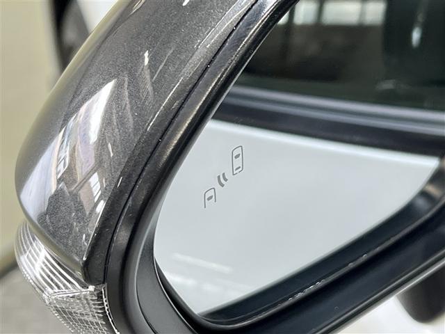 カローラ ハイブリッド　ダブルバイビー　ＬＥＤヘッドランプ　バックモニター　ブラインドスポットモニター　ドライブレコーダー　メディアプレイヤー接続　フルエアロ　純正アルミ　スマートキ－　イモビライザー　クルーズコントロール　ＥＴＣ（7枚目）