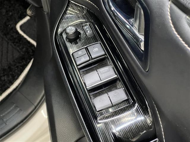 エスクァイア ハイブリッドＧｉプレミアムパッケジブラックテーラード　ＬＥＤヘッドランプ　バックモニター　ドライブレコーダー　Ｔ－Ｃｏｎｎｅｃｔナビ　フルセグ　ＤＶＤ再生装置　ＣＤ再生装置　メディアプレイヤー接続　後席モニター　３列シート　純正アルミ　フルフラット（20枚目）