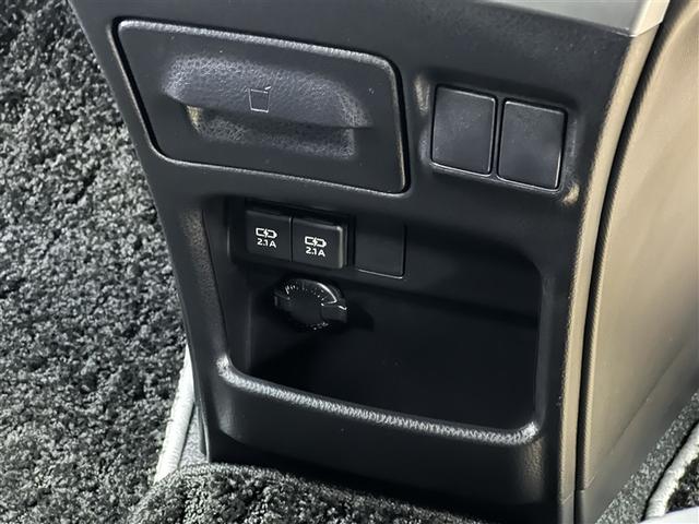 ヴォクシー ＺＳ　煌ＩＩＩ　ＬＥＤヘッドランプ　バックモニター　ドライブレコーダー　Ｔ－Ｃｏｎｎｅｃｔナビ　フルセグ　ＤＶＤ再生装置　ＣＤ再生装置　純正アルミ　３列シート　スマートキ－　イモビライザー　クルーズコントロール（27枚目）