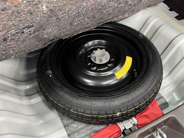 【スペアタイヤ】万が一のパンクの際も安心です