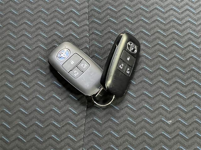 ルーミー カスタムＧ　ＬＥＤヘッドランプ　バックモニター　ドライブレコーダー　フルセグ　純正アルミ　スマートキ－　イモビライザー　クルーズコントロール　両側電動スライドドア　ＥＴＣ　衝突被害軽減ブレーキ　車線逸脱警報（26枚目）