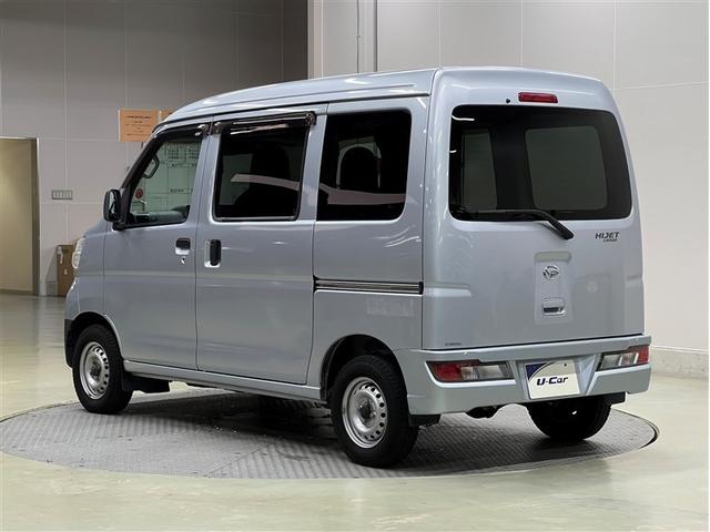 ハイゼットカーゴ ＤＸ　ＳＡＩＩＩ　ＬＥＤヘッドランプ　キーレスエントリー　衝突被害軽減ブレーキ　ペダル踏み間違い急発進抑制装置　車線逸脱警報　先進ライト　デュアルエアバッグ　ＡＢＳ　横滑防止装置　アイドリングストップ（3枚目）