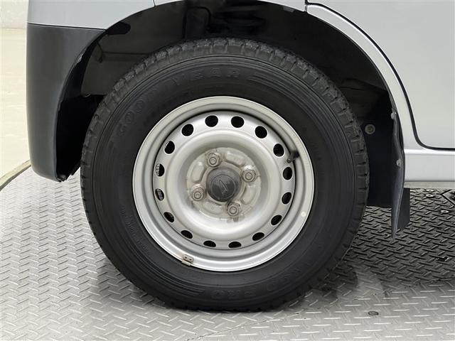 ハイゼットカーゴ ＤＸ　ＳＡＩＩＩ　ＬＥＤヘッドランプ　キーレスエントリー　衝突被害軽減ブレーキ　ペダル踏み間違い急発進抑制装置　車線逸脱警報　先進ライト　デュアルエアバッグ　ＡＢＳ　横滑防止装置　アイドリングストップ（7枚目）