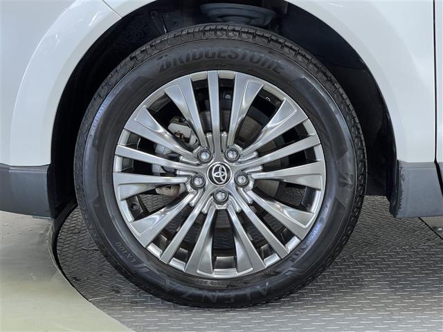 ハリアーハイブリッド Ｚ　レザーパッケージ　メモリーナビ　フルセグ　フルエアロ　本革　パワーシート　純正アルミ　サンルーフ　スマートキ－　クルーズコントロール　ＥＴＣ　ドライブレコーダー　全周囲カメラ　衝突被害軽減ブレーキ　ＬＥＤヘッドランプ（9枚目）