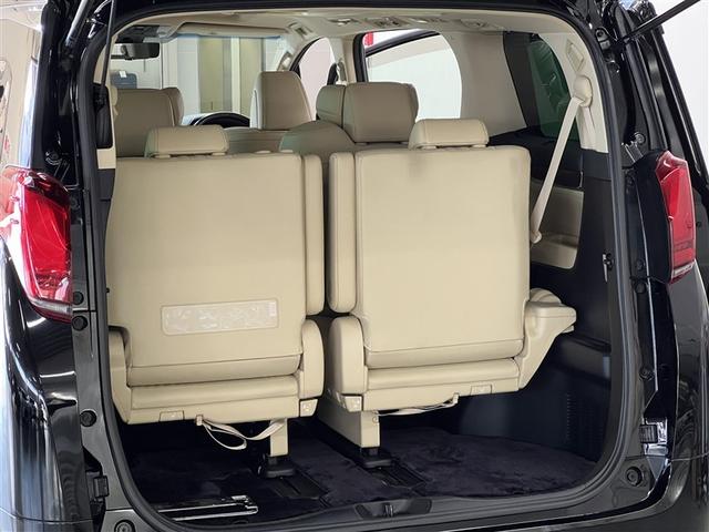 アルファード ３．５エグゼクティブラウンジ　本革シート　純正アルミ　サンルーフ　衝突被害軽減ブレーキ　ペダル踏み間違い急発進抑制装置　デュアル＋サイドエアバッグ　ＡＢＳ　オートエアコン　パワステ　パワーウィンドウ（16枚目）