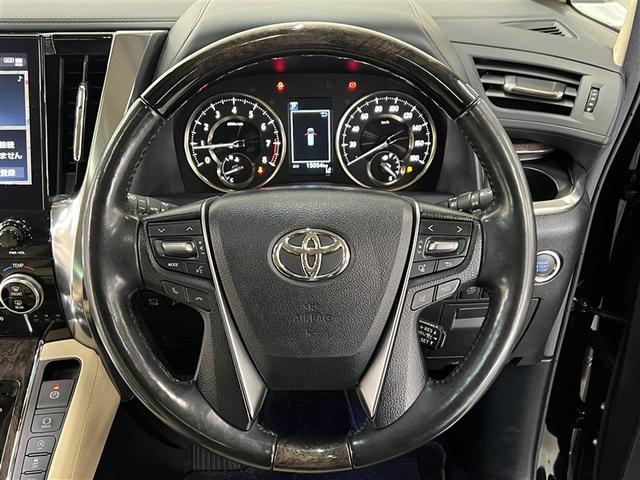 アルファード ３．５エグゼクティブラウンジ　本革シート　純正アルミ　サンルーフ　衝突被害軽減ブレーキ　ペダル踏み間違い急発進抑制装置　デュアル＋サイドエアバッグ　ＡＢＳ　オートエアコン　パワステ　パワーウィンドウ（19枚目）