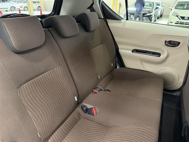 アクア Ｇ　横滑防止装置　カーナビ　バックモニター　ＨＩＤヘッドランプ　デュアルエアバッグ　フルセグＴＶ　ＣＤ・ＤＶＤ再生装置　フルエアロ　スマートキ－　イモビライザー　ＥＴＣ　ワンオーナー　モケットシート（12枚目）