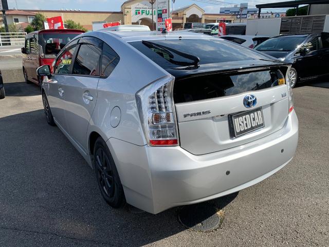 プリウス Ｇ　プリクラッシュセーフティ　レーダークルーズ　パーキングアシスト　ビルトインＥＴＣ　前後ドライブレコーダー　踏み間違い加速抑制システム　スマートキー　メーカーＨＤＤナビ　ＣＤ　ＤＶＤビデオ　バックカメラ（3枚目）