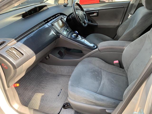 プリウス Ｇ　プリクラッシュセーフティ　レーダークルーズ　パーキングアシスト　ビルトインＥＴＣ　前後ドライブレコーダー　踏み間違い加速抑制システム　スマートキー　メーカーＨＤＤナビ　ＣＤ　ＤＶＤビデオ　バックカメラ（15枚目）