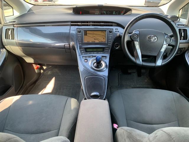 プリウス Ｇ　プリクラッシュセーフティ　レーダークルーズ　パーキングアシスト　ビルトインＥＴＣ　前後ドライブレコーダー　踏み間違い加速抑制システム　スマートキー　メーカーＨＤＤナビ　ＣＤ　ＤＶＤビデオ　バックカメラ（16枚目）