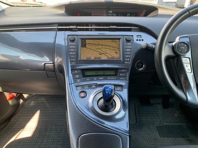 プリウス Ｇ　プリクラッシュセーフティ　レーダークルーズ　パーキングアシスト　ビルトインＥＴＣ　前後ドライブレコーダー　踏み間違い加速抑制システム　スマートキー　メーカーＨＤＤナビ　ＣＤ　ＤＶＤビデオ　バックカメラ（17枚目）