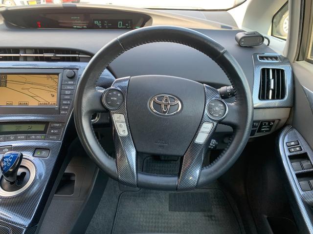 プリウス Ｇ　プリクラッシュセーフティ　レーダークルーズ　パーキングアシスト　ビルトインＥＴＣ　前後ドライブレコーダー　踏み間違い加速抑制システム　スマートキー　メーカーＨＤＤナビ　ＣＤ　ＤＶＤビデオ　バックカメラ（18枚目）