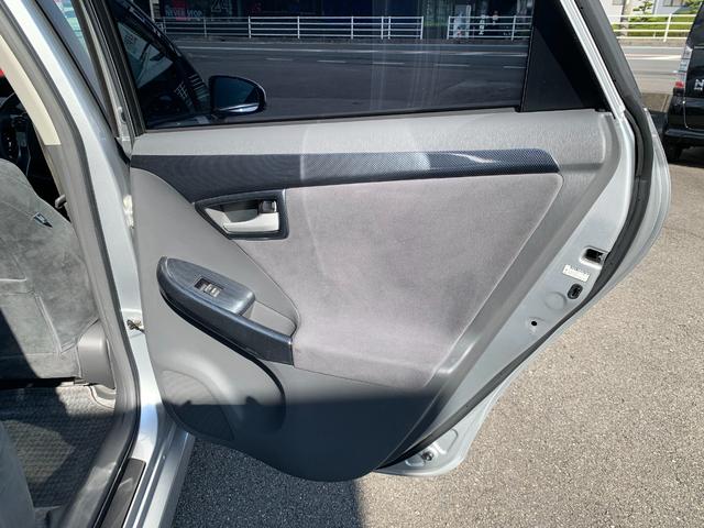 プリウス Ｇ　プリクラッシュセーフティ　レーダークルーズ　パーキングアシスト　ビルトインＥＴＣ　前後ドライブレコーダー　踏み間違い加速抑制システム　スマートキー　メーカーＨＤＤナビ　ＣＤ　ＤＶＤビデオ　バックカメラ（21枚目）