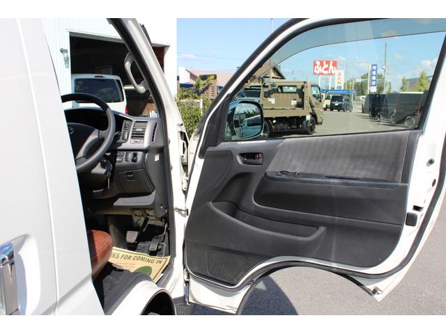 レジアスエースバン ロングスーパーＧＬ　丸目フェイス　オリジナルリメイクキット　ＲＥＴＲＩＰ　７０　ラプターライナー（30枚目）