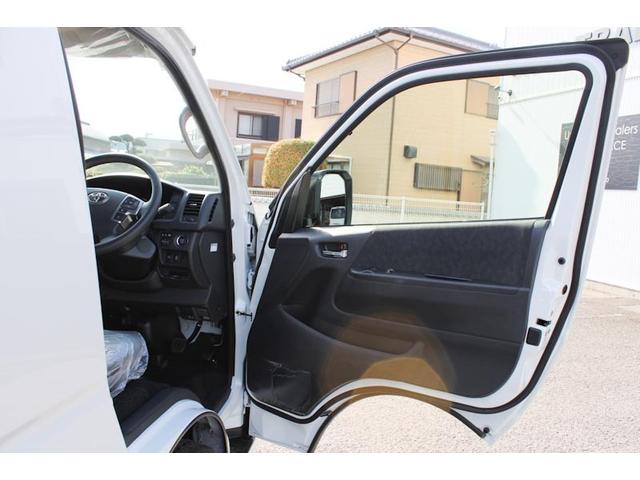 ハイエースワゴン GL 登録済未使用車 LEDヘッドライト プッシュスタート スマートキー パワースライドドア パノラビックビューモニター(20枚目)
