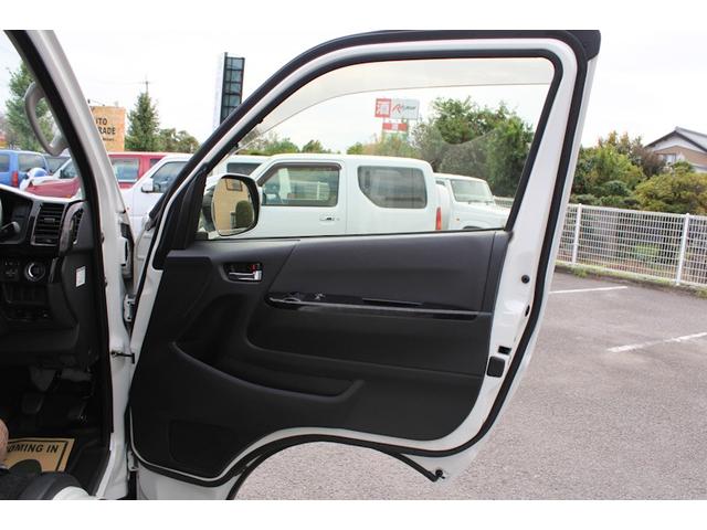 レジアスエースバン スーパーGL ダークプライム ローダウンカスタム スマートキー&プッシュスタート LEDヘッドライト シュタイナー(23枚目)