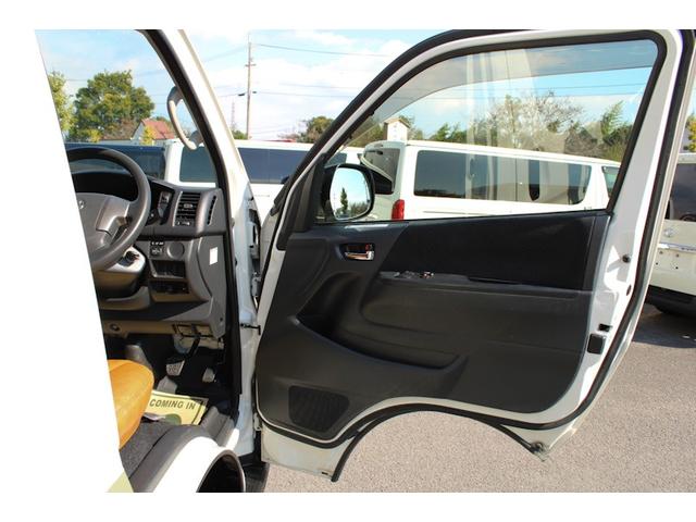 ハイエースバン 　４ＷＤ　丸目フェイス　オリジナルリメイクキット　ＲＥＴＲＩＰ　７０　シダーグリーンツートン（28枚目）