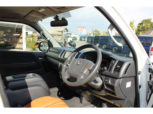 ハイエースバン 　４ＷＤ　丸目フェイス　オリジナルリメイクキット　ＲＥＴＲＩＰ　７０　シダーグリーンツートン（29枚目）