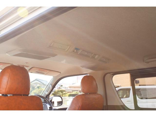 ハイエースバン 　４ＷＤ　丸目フェイス　オリジナルリメイクキット　ＲＥＴＲＩＰ　７０　シダーグリーンツートン（43枚目）