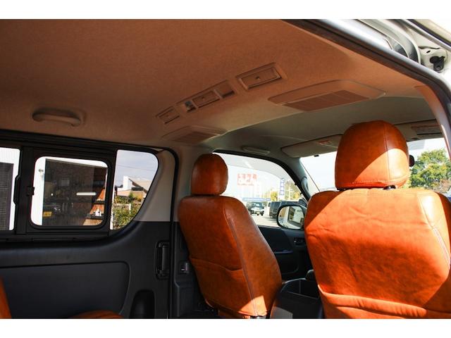 ハイエースバン 　４ＷＤ　丸目フェイス　オリジナルリメイクキット　ＲＥＴＲＩＰ　７０　シダーグリーンツートン（46枚目）