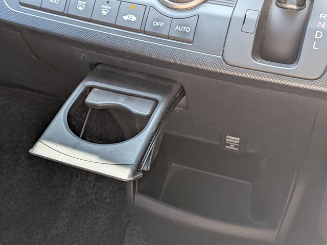 フリードスパイク Ｇ　ジャストセレクション　ギャザーズナビ　バックモニターカメラ　両側スライドドア　ＨＩＤヘッドライト　キーレス　ＥＴＣ　ＣＤ　オートエアコン　５人乗り　ＣＶＴ（24枚目）